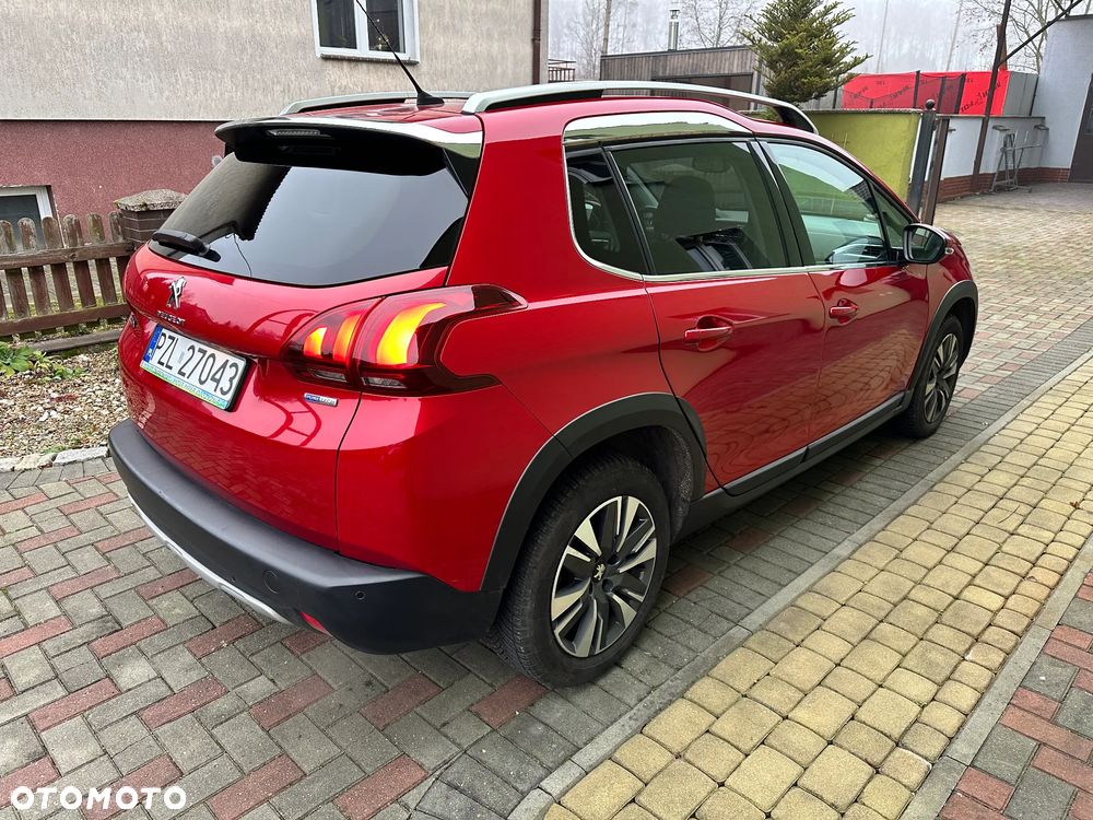 Peugeot 2008 1.2 Pure Tech GPF Allure S&S EAT6 - 4