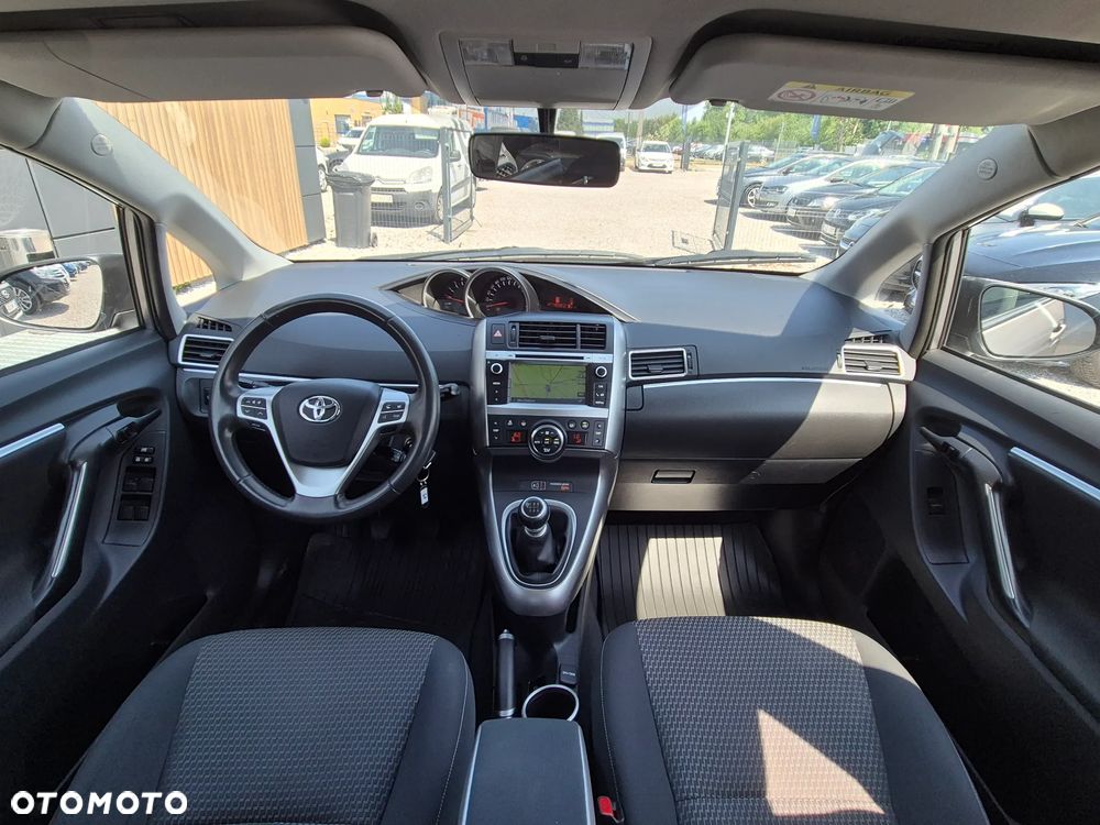 Toyota Verso 1.6 D-4D Prestige - 29