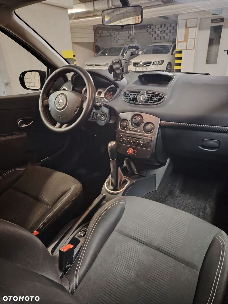 Renault Clio 1.5 dCi Alize - 8