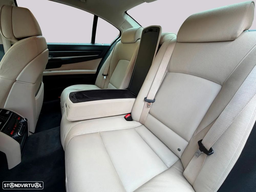 BMW 740 - 36
