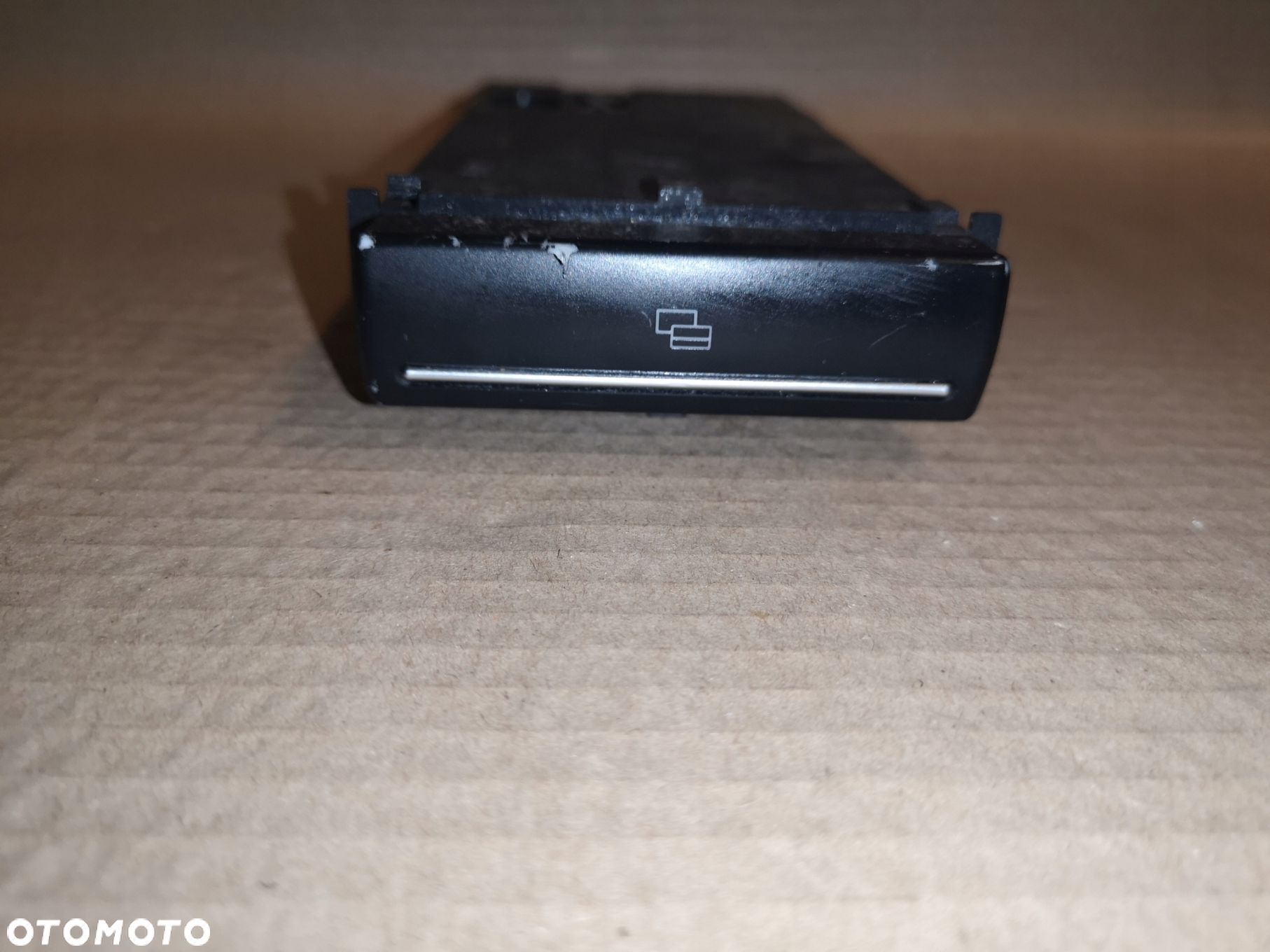 WIZYTOWNIK SZUFLADKA AUDI A3 LIFT 8P0941561D - 1