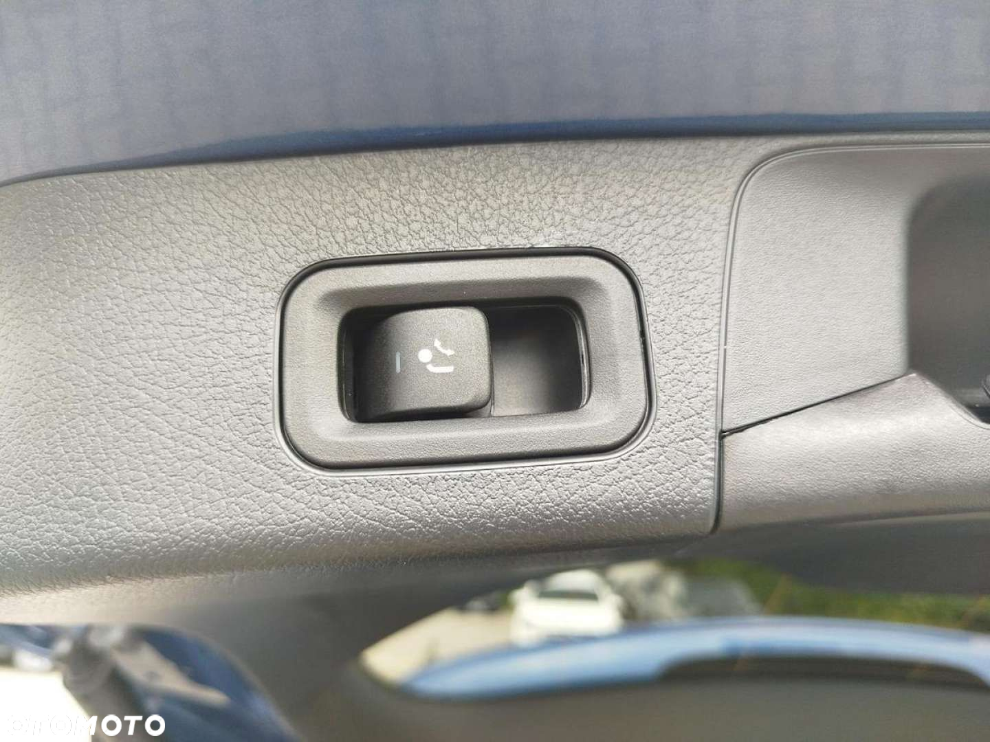 Mercedes-Benz GLB - 21