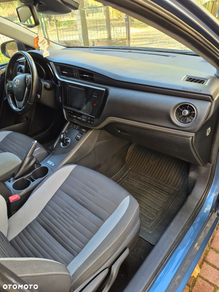 Toyota Auris 1.8 HSD Luna - 27