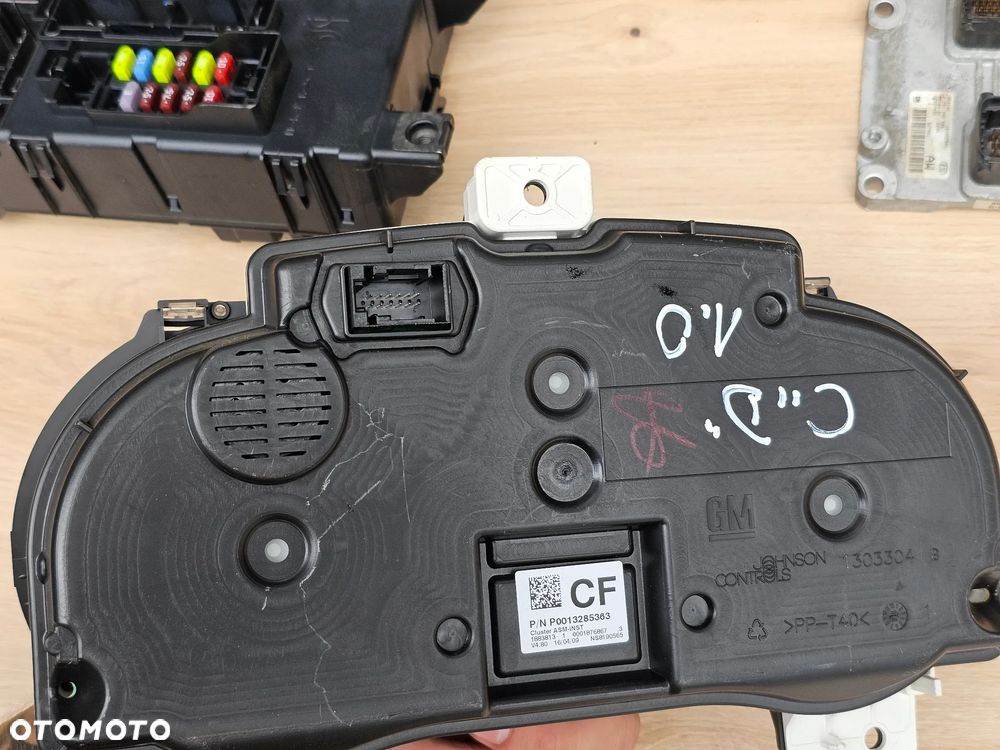 ZESTAW STARTOWY LICZNIK CIM STEROWNIK 55557932 STACYJKA SKRZYNKA OPEL CORSA D 1.0 B  Z10XEP 100% OK - 3