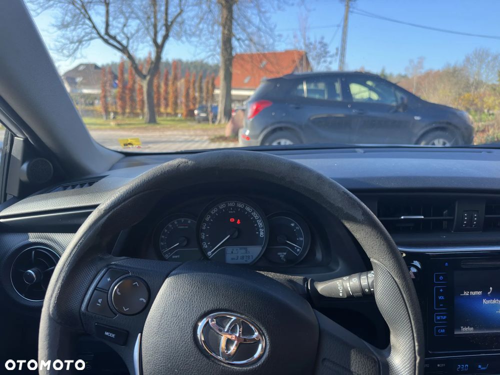 Toyota Auris 1.33 VVT-i Active - 4