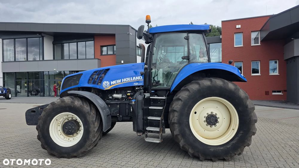 New Holland T8.300 - 2