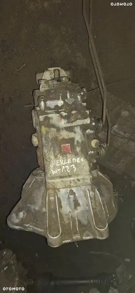 SKRZYNIA BIEGÓW MERCEDES 123 2.0 D 1152612501 - 1