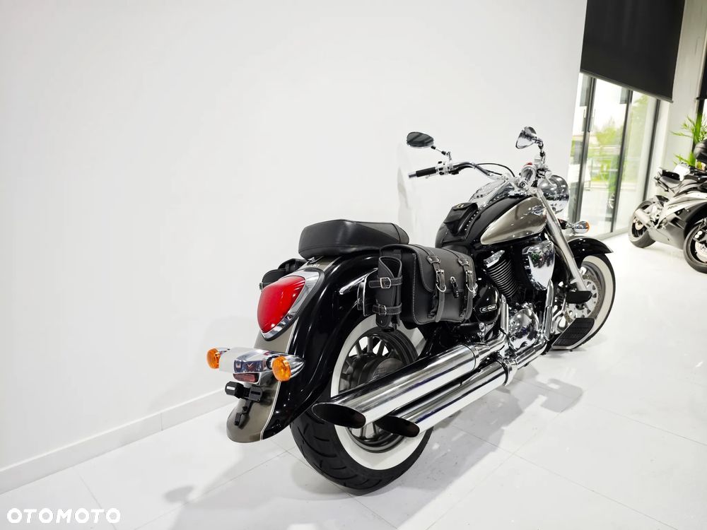 Suzuki Intruder - 6
