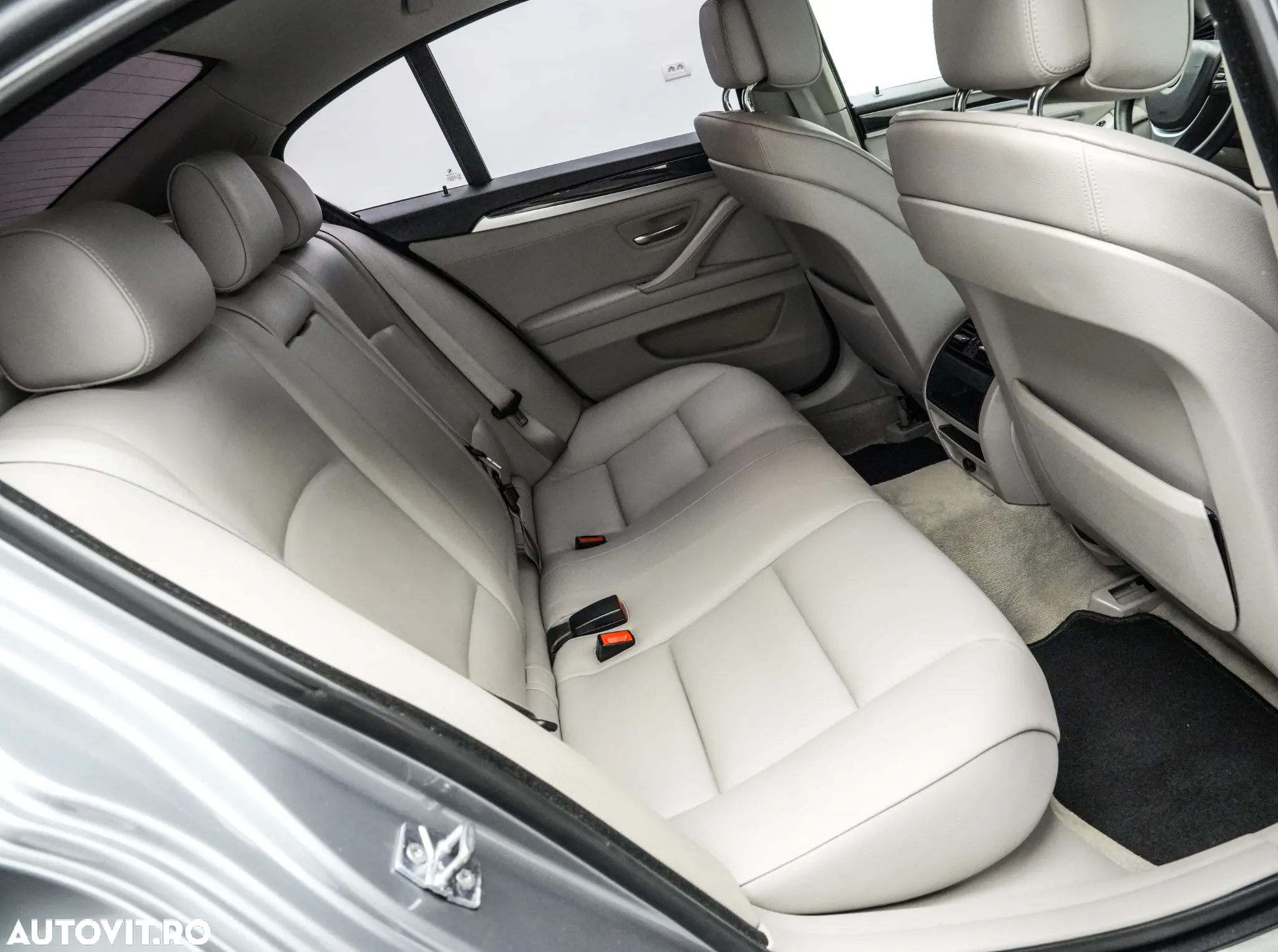 BMW Seria 5 525d xDrive - 16