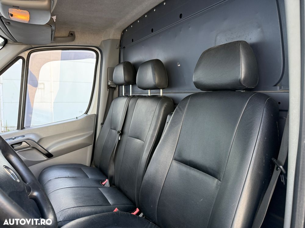 Mercedes-Benz Sprinter - 10