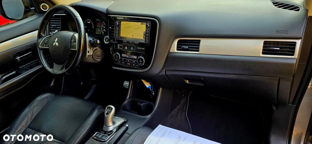 Mitsubishi Outlander - 36