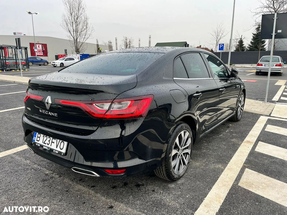 Renault Megane TCE 140 Techno - 4