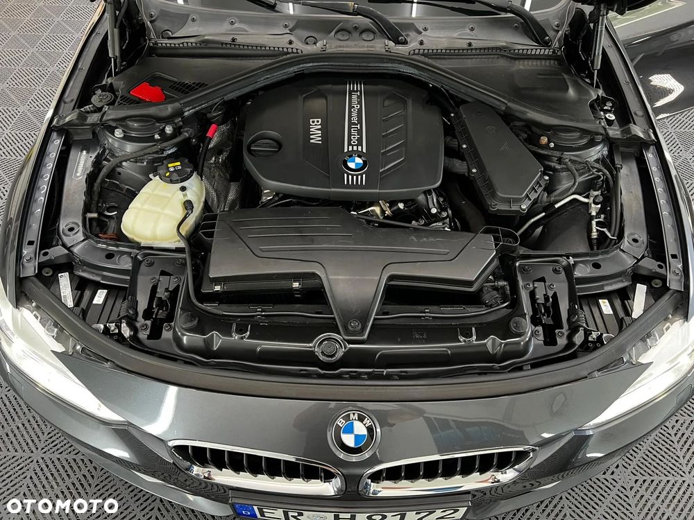BMW Seria 3 318d DPF Edition Sport - 21