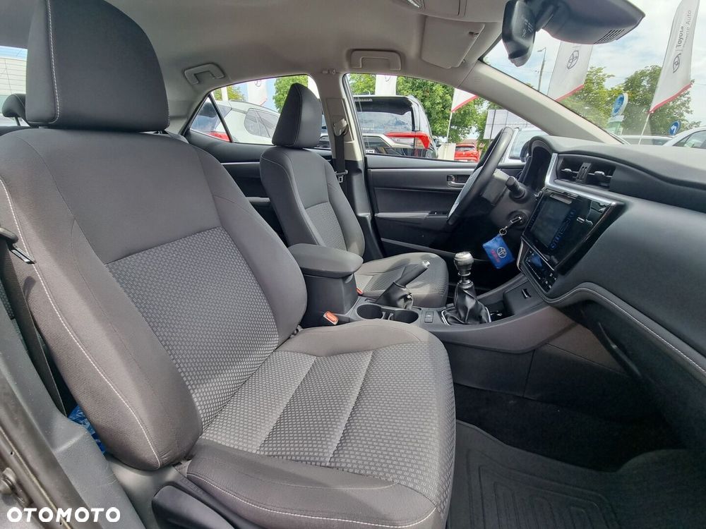 Toyota Corolla - 10