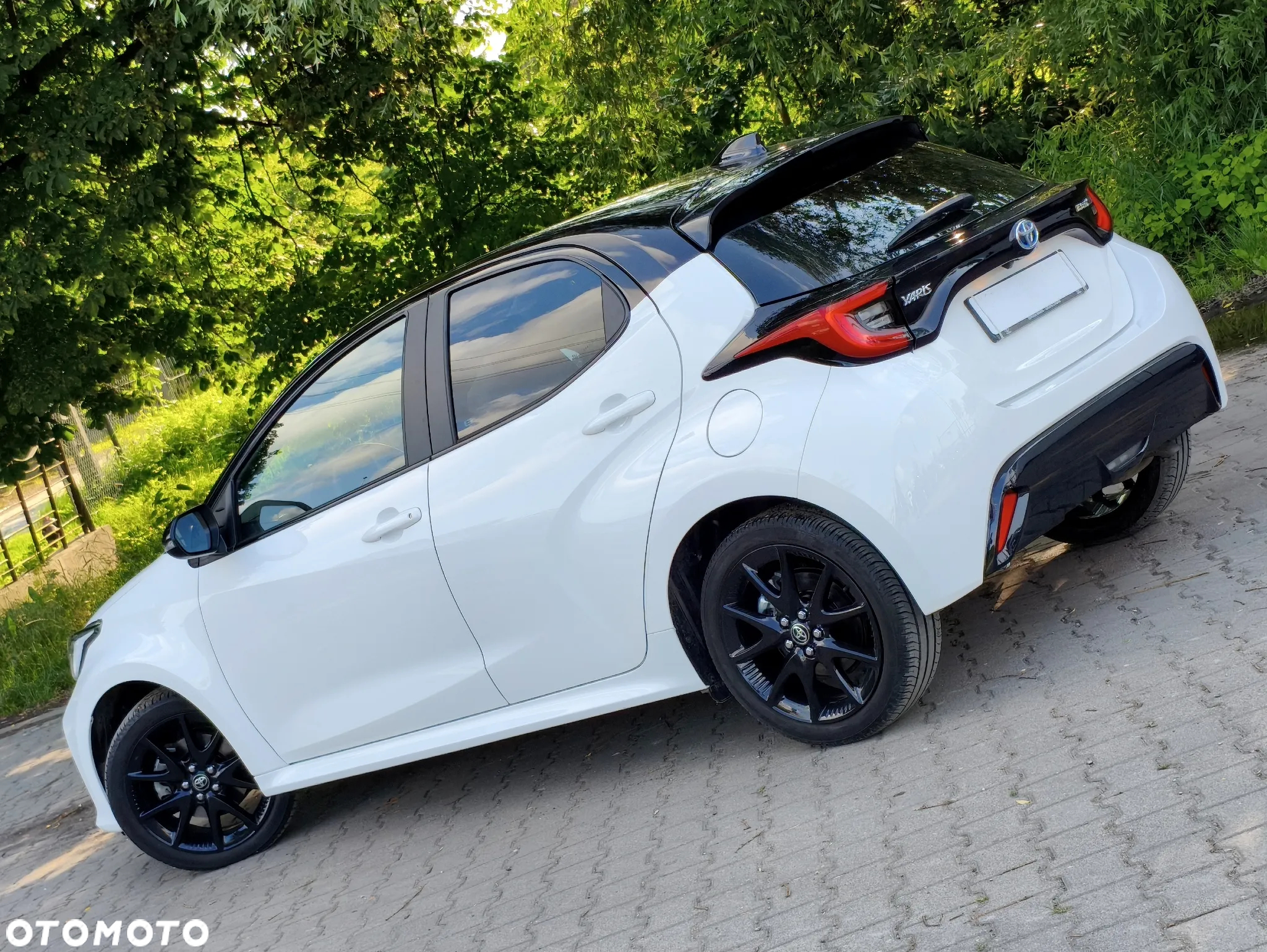 Toyota Yaris Hybrid 1.5 Selection Style - 32