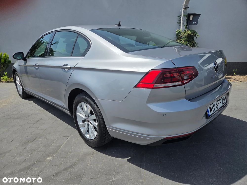 Volkswagen Passat - 8