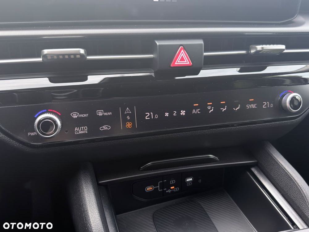 Kia Sportage 1.6 T-GDI Anniversary 2WD DCT - 24