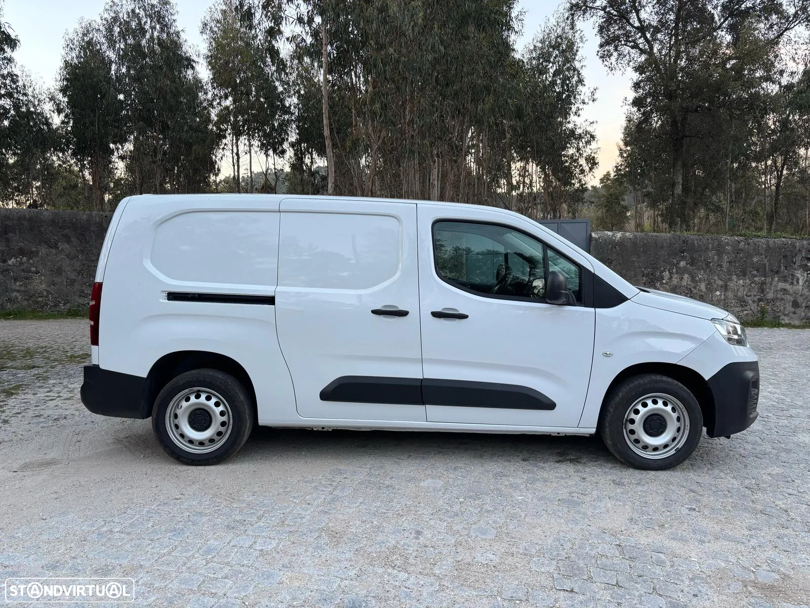 Fiat Doblo 1.5 BlueHDi Maxi   IVA DEDUTIVÉL - 3