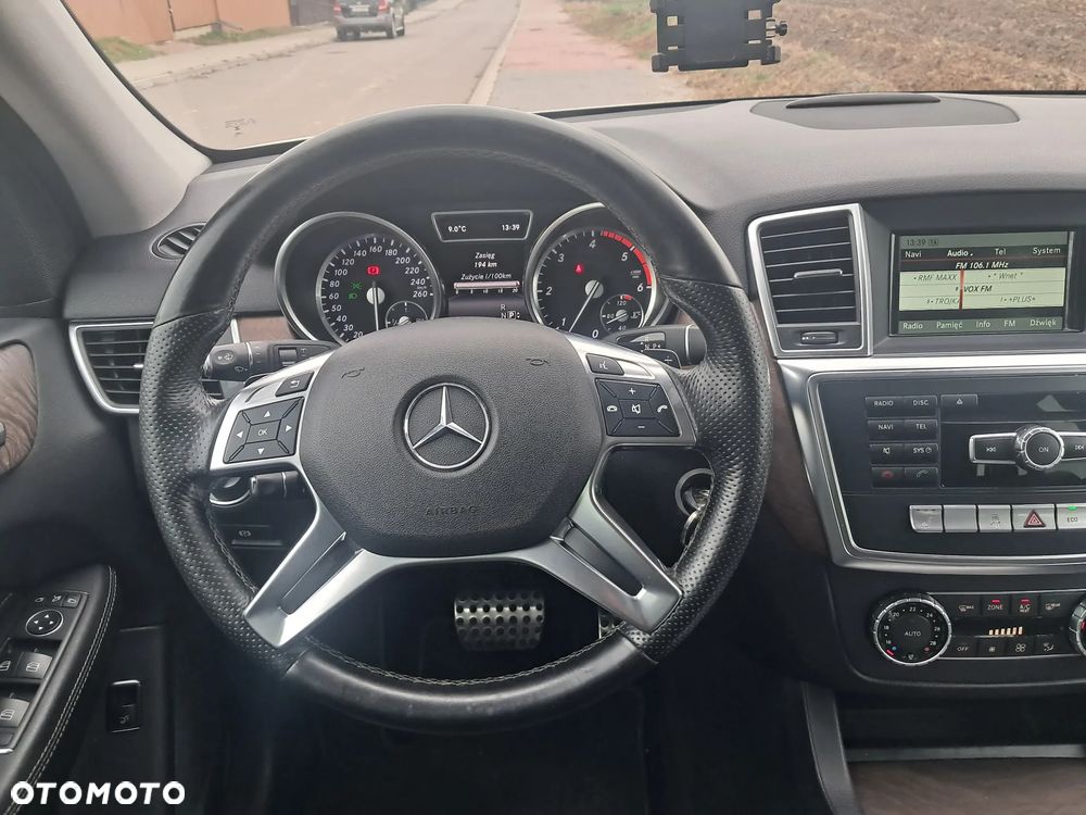 Mercedes-Benz ML - 13