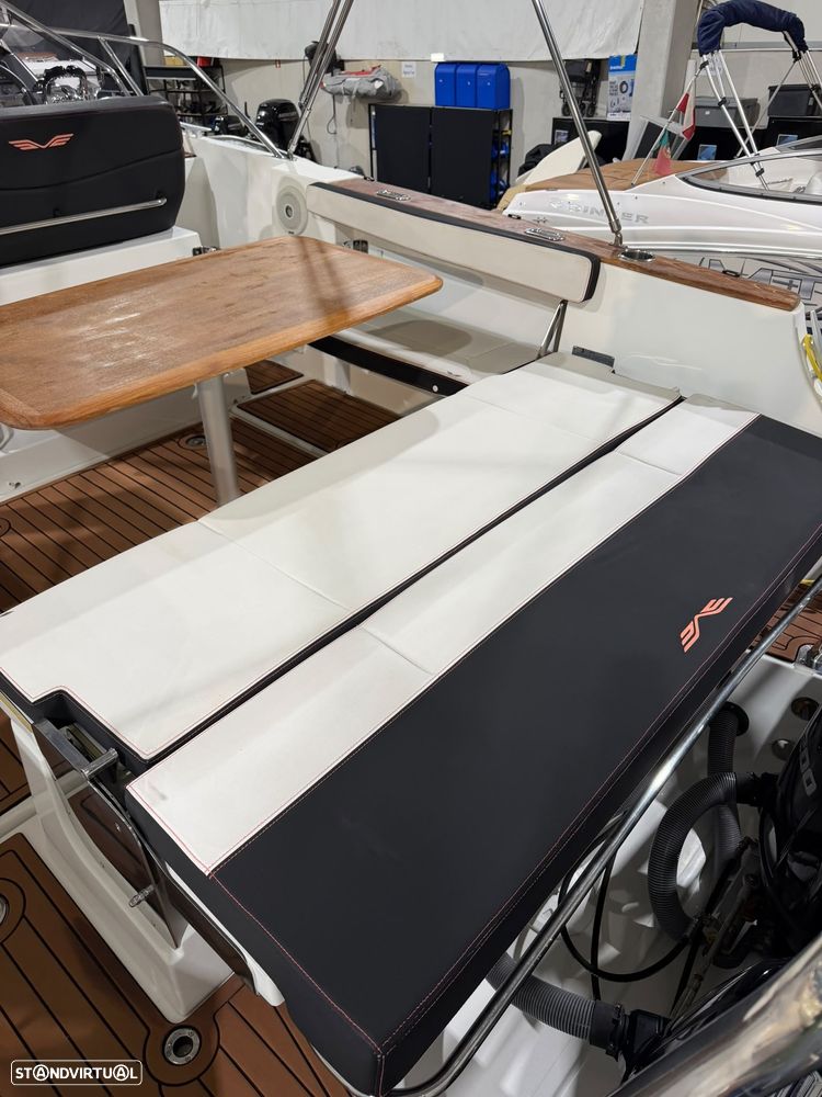 Beneteau 8.8 Sundeck - 5