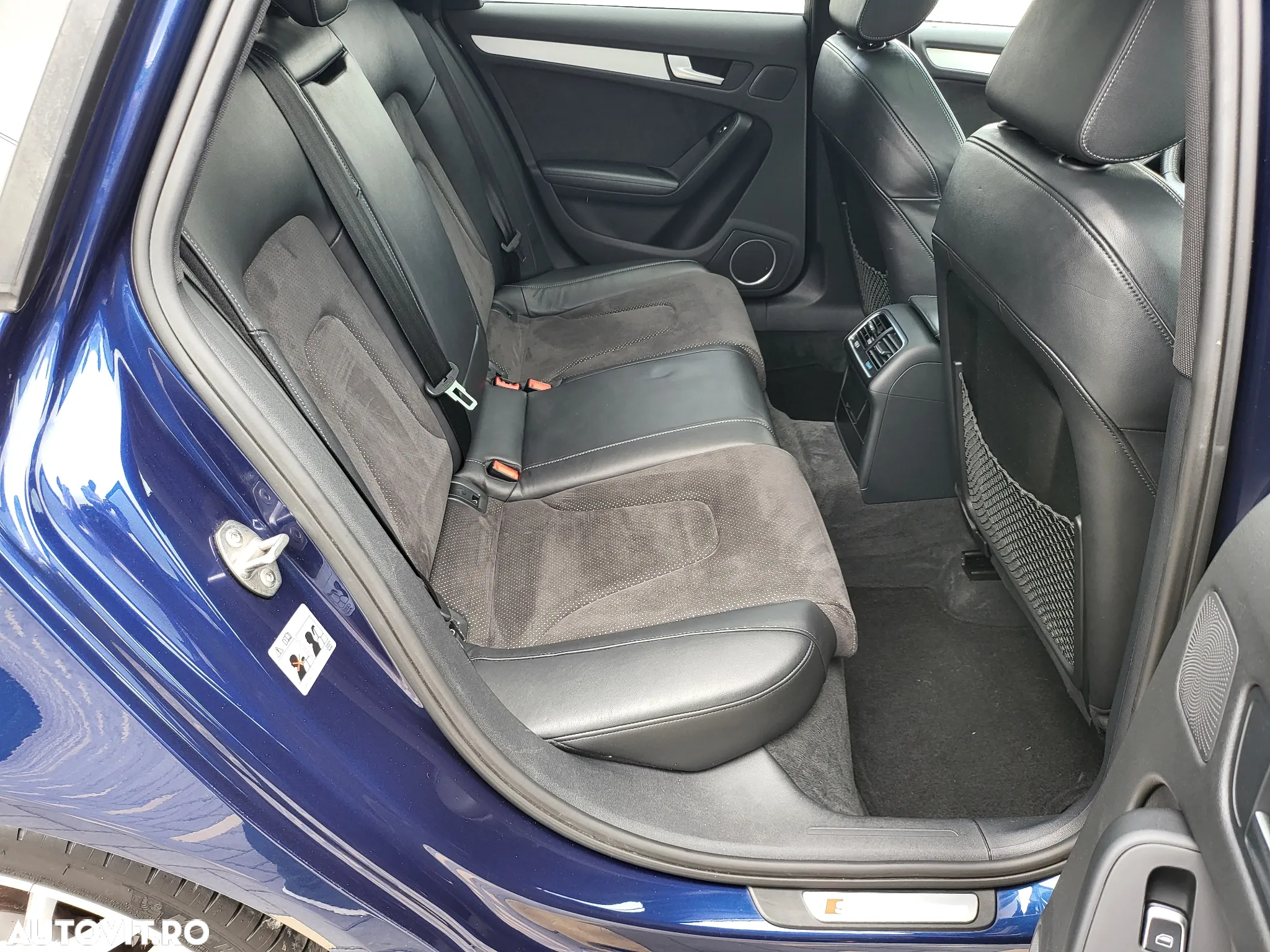 Audi A4 Avant 2.0 TDI DPF quattro S line Sportpaket - 13
