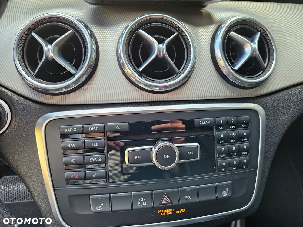 Mercedes-Benz GLA 250 7G-DCT Activity Edition - 26