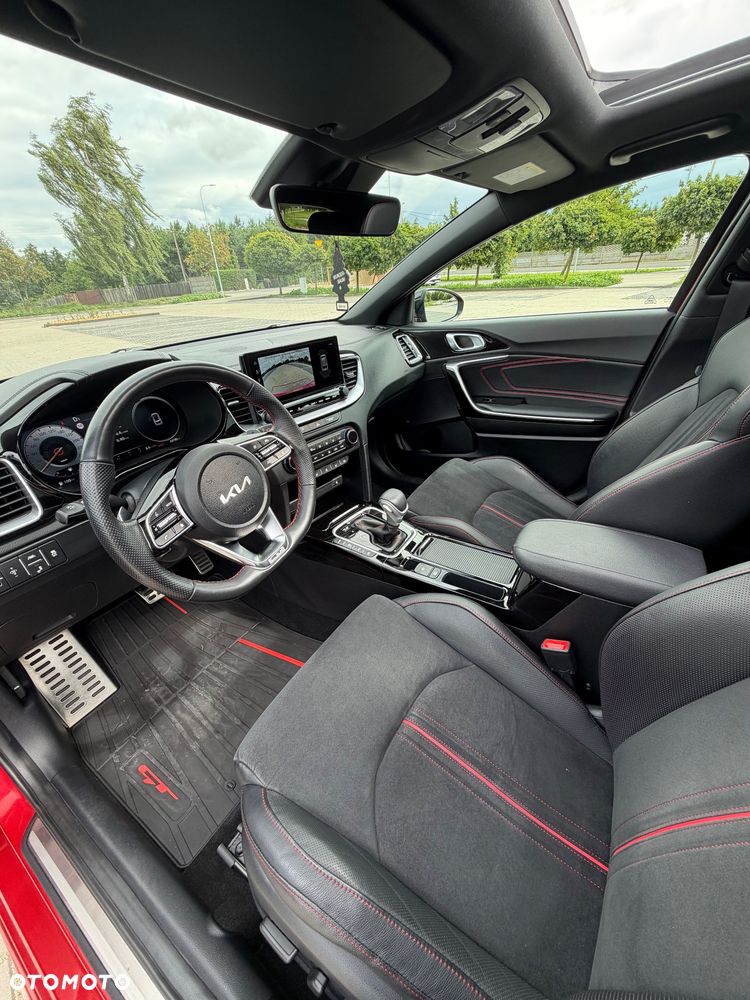 Kia Ceed - 13