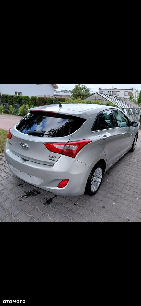 Hyundai i30 blue 1.6 CRDi Classic - 3