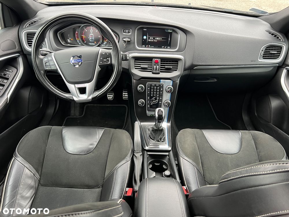 Volvo V40 D3 R Design - 22