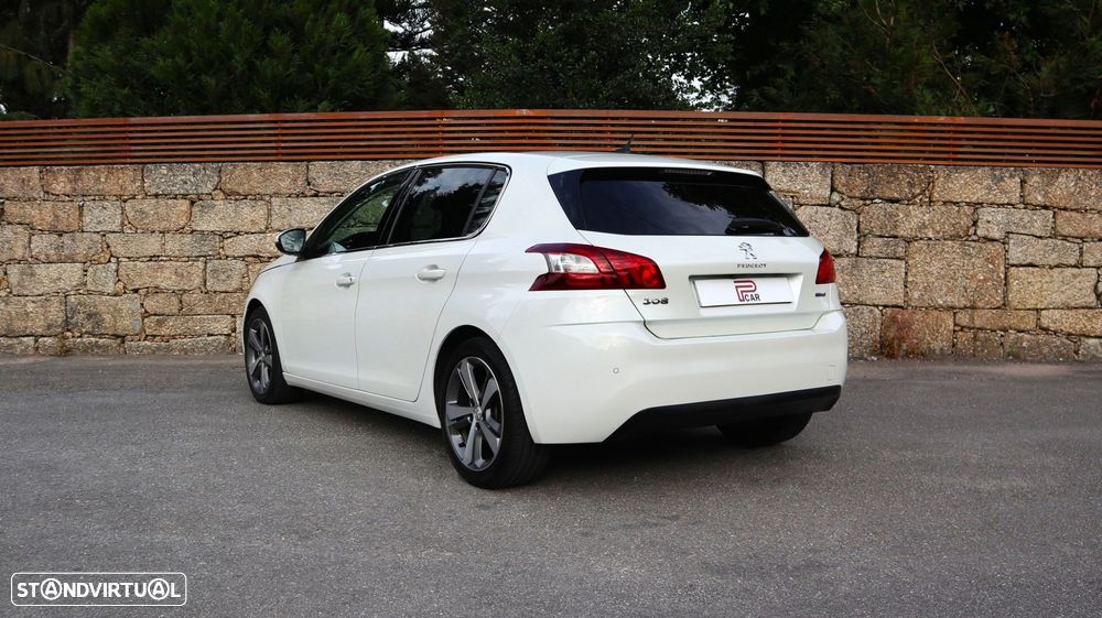Peugeot 308 1.2 PureTech Allure EAT6 - 6