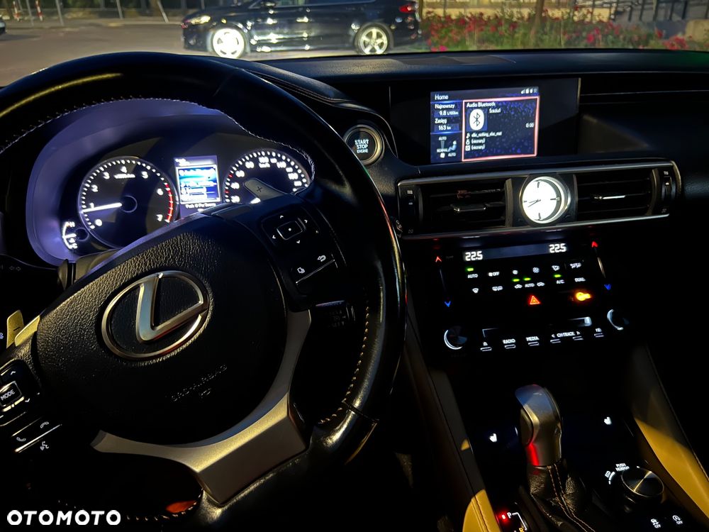 Lexus RC 200t / 300 Elegance - 15