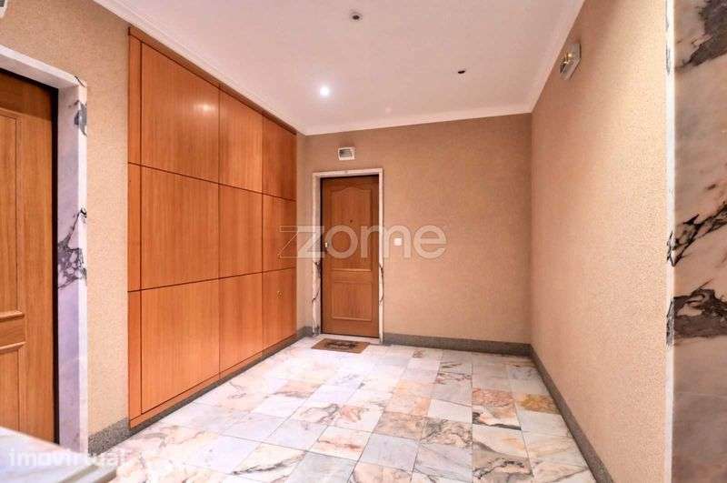 Apartamento T3 em excelentes condições em Queluz - Grande imagem: 3/12