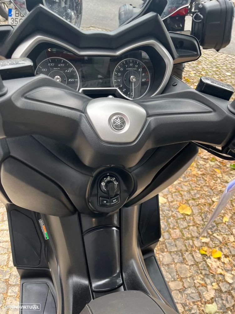 Yamaha X-Max - 10