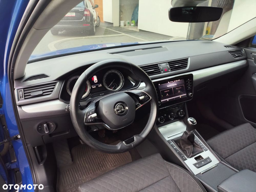 Skoda Superb 2.0 TDI SCR Ambition - 13