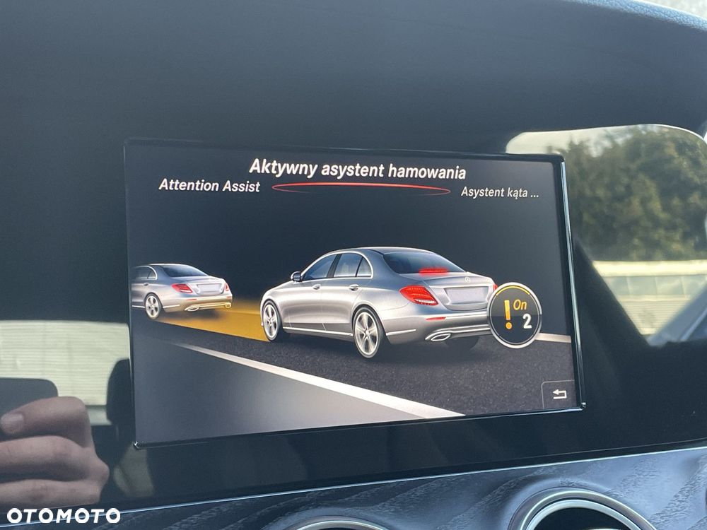 Mercedes-Benz Klasa E 220 d Business Edition 9G-TRONIC - 34