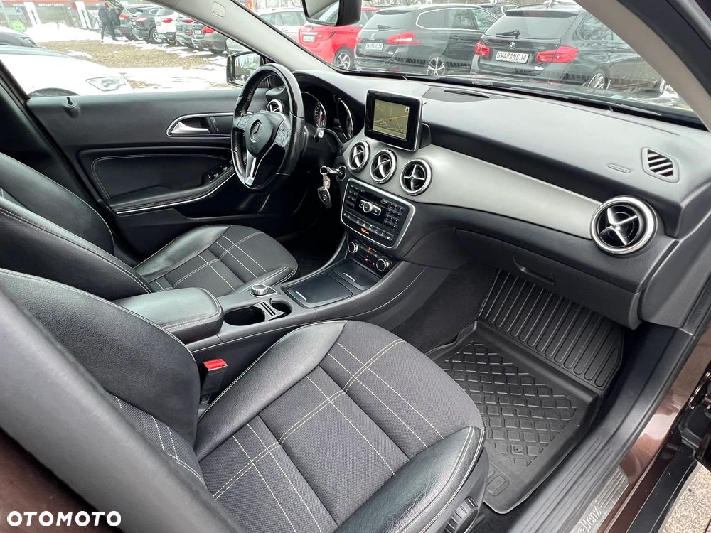 Mercedes-Benz GLA 250 4-Matic AMG Line - 20