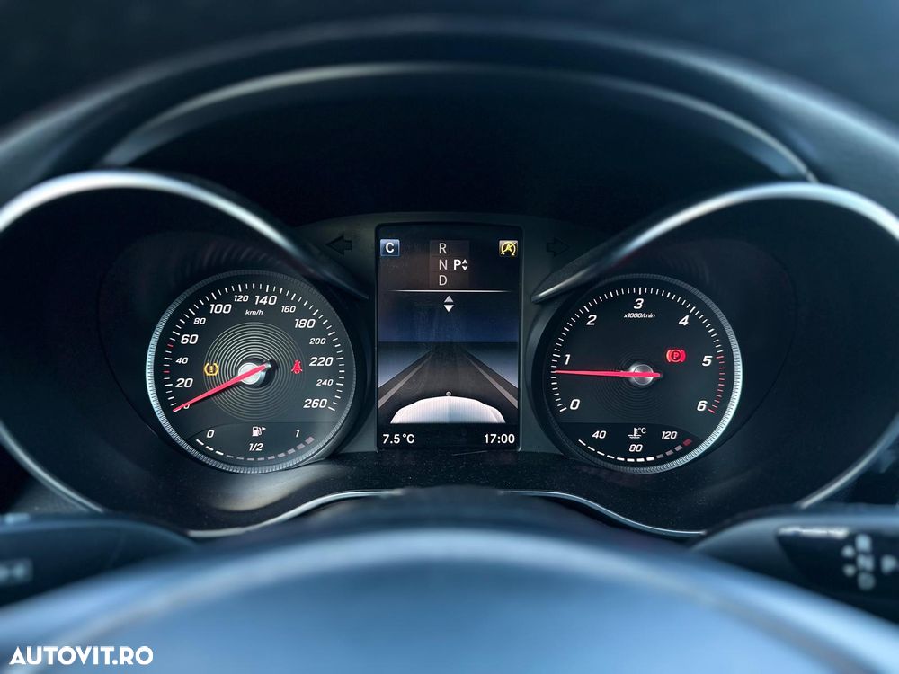 Mercedes-Benz C 220 CDI DPF Automatik BlueEFFICIENCY Avantgarde - 38