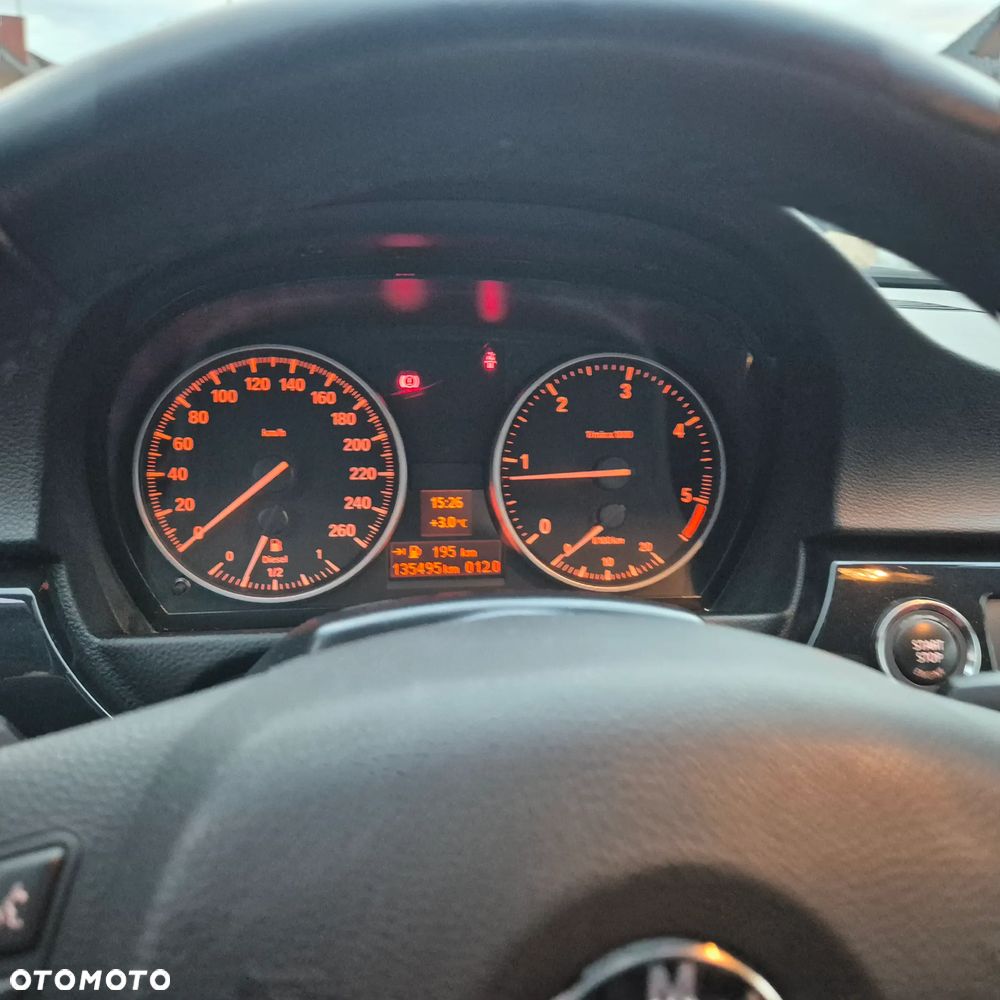 BMW Seria 3 320d Edition Exclusive - 16