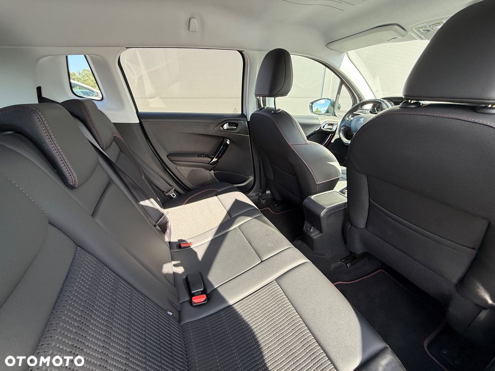 Peugeot 2008 PureTech 130 Stop&Start GT-Line Edition - 12
