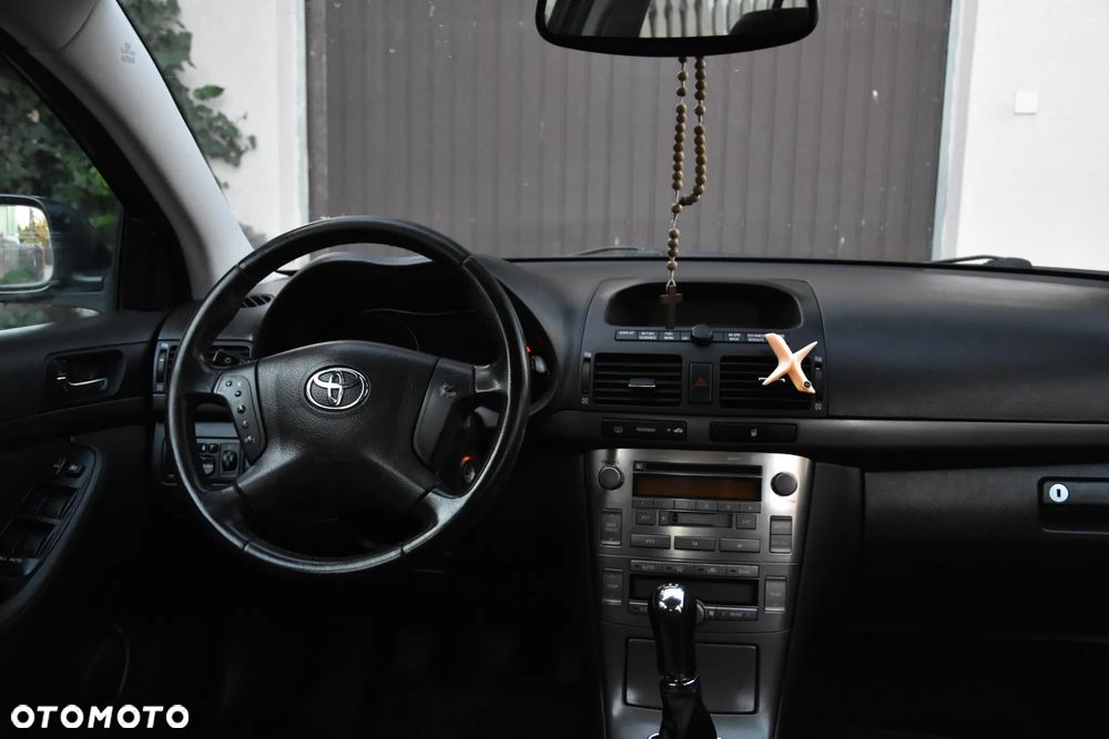 Toyota Avensis 1.8 VVT-i Combi - 14