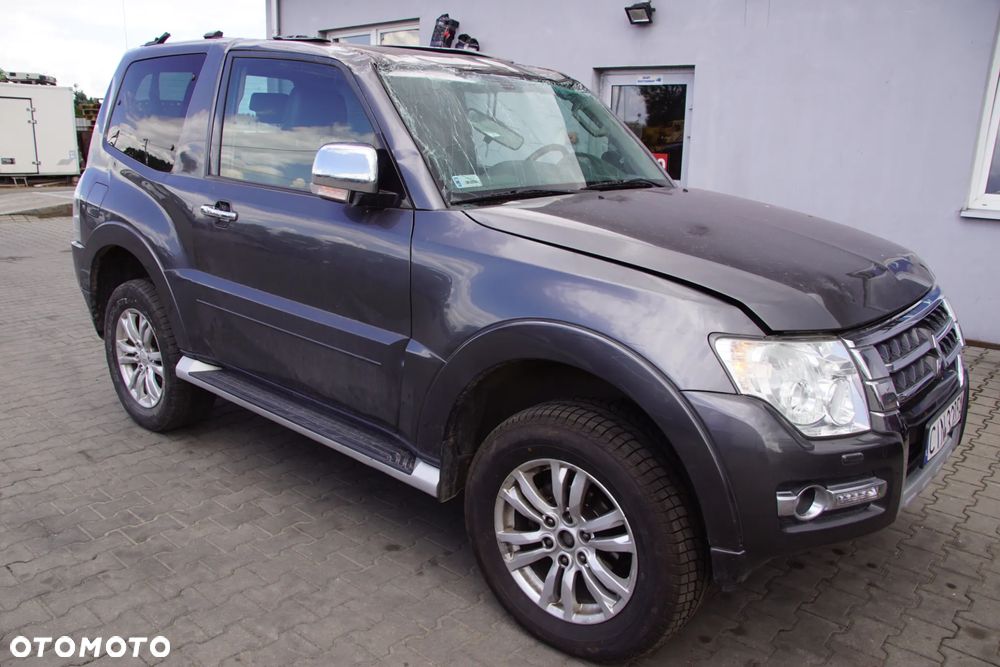 Auto na części 692106889 Mitsubishi Pajero IV 3.2 DID LIFT 4M41U 200KM 2014 krótki zderzak lampa felgi skrzynia silnik głowica deska amortyzator błotnik skrzynia wydech tłumik ćwiartka lampa klapa szyba tylna fotele - 14