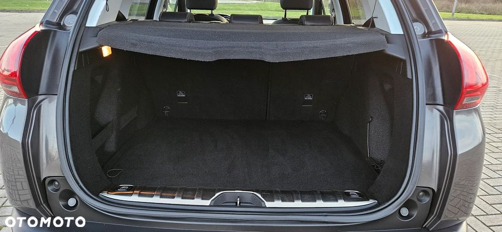 Peugeot 2008 1.6 BlueHDi Allure S&S - 16