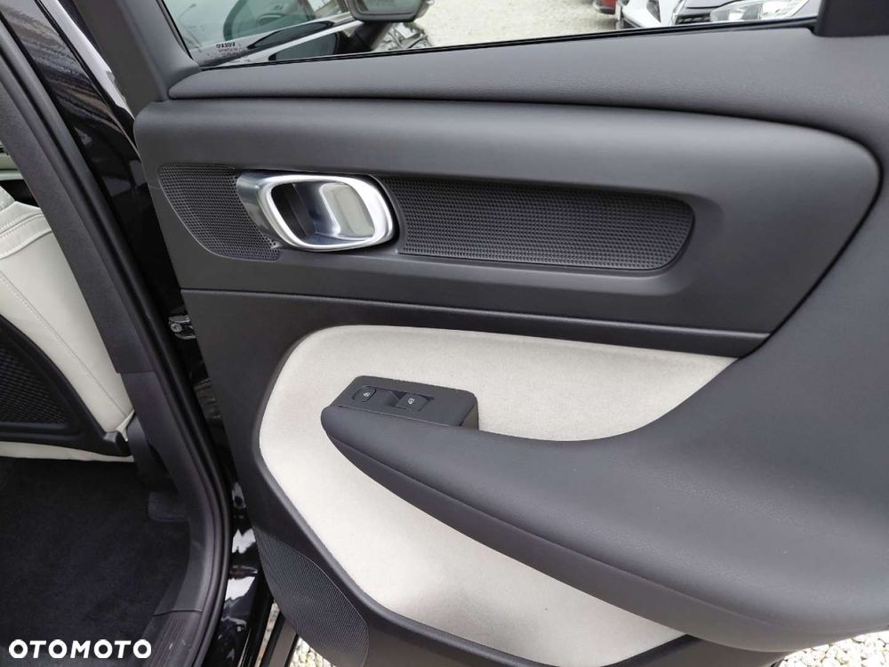 Volvo XC 40 - 22
