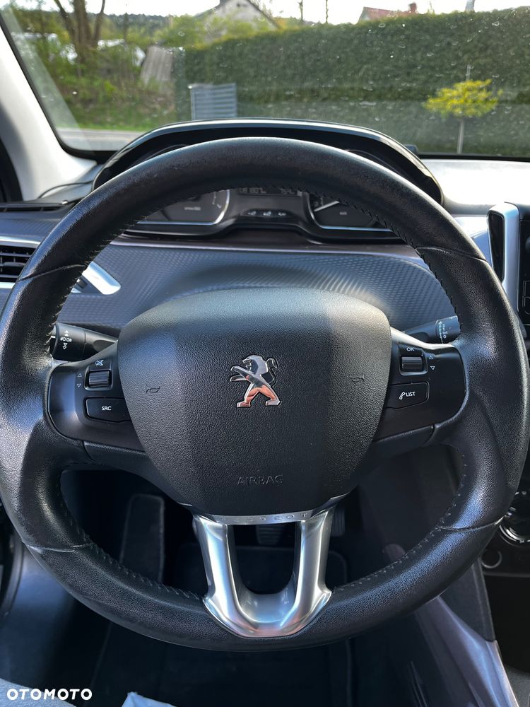 Peugeot 2008 - 11