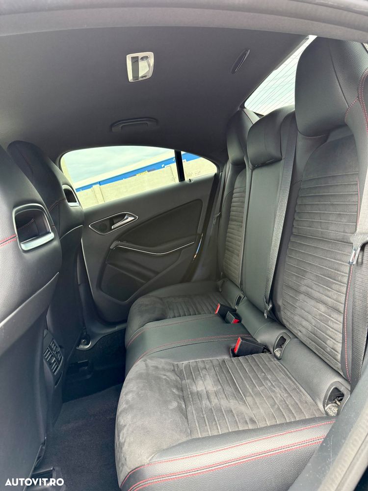 Mercedes-Benz CLA 220 d 4Matic 7G-DCT AMG Line - 17