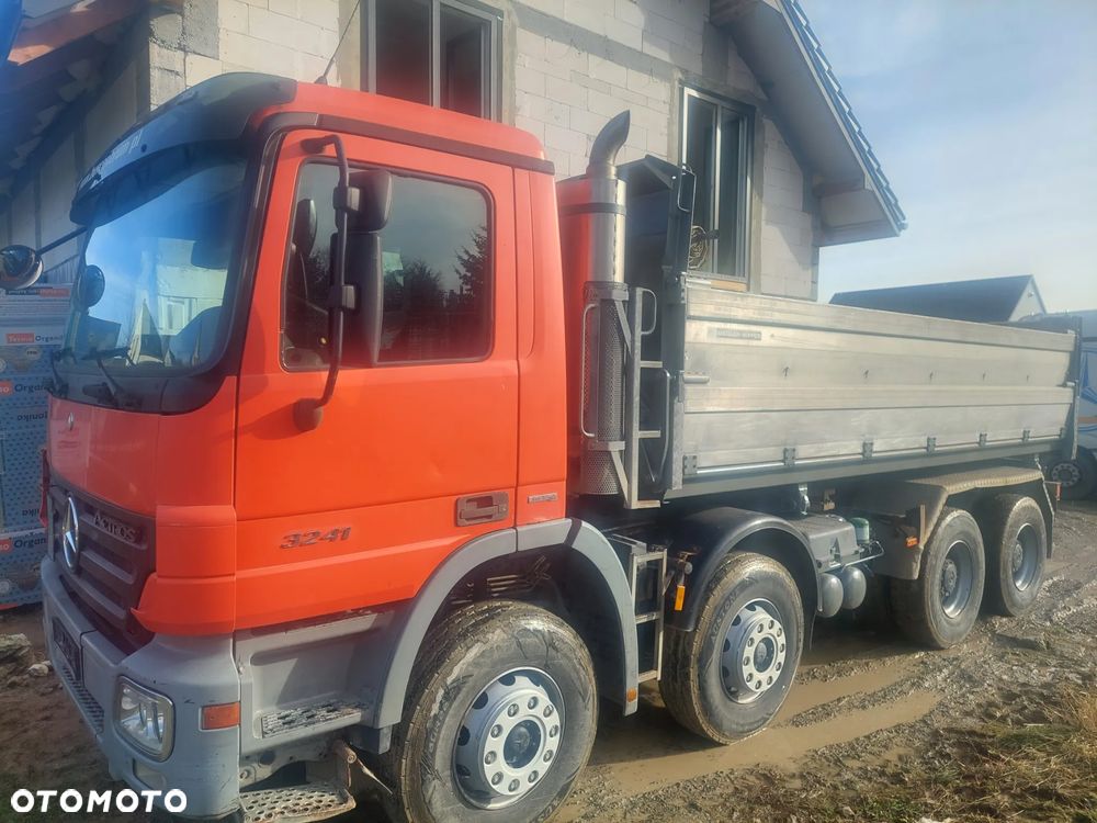 Mercedes-Benz 3241 - 13