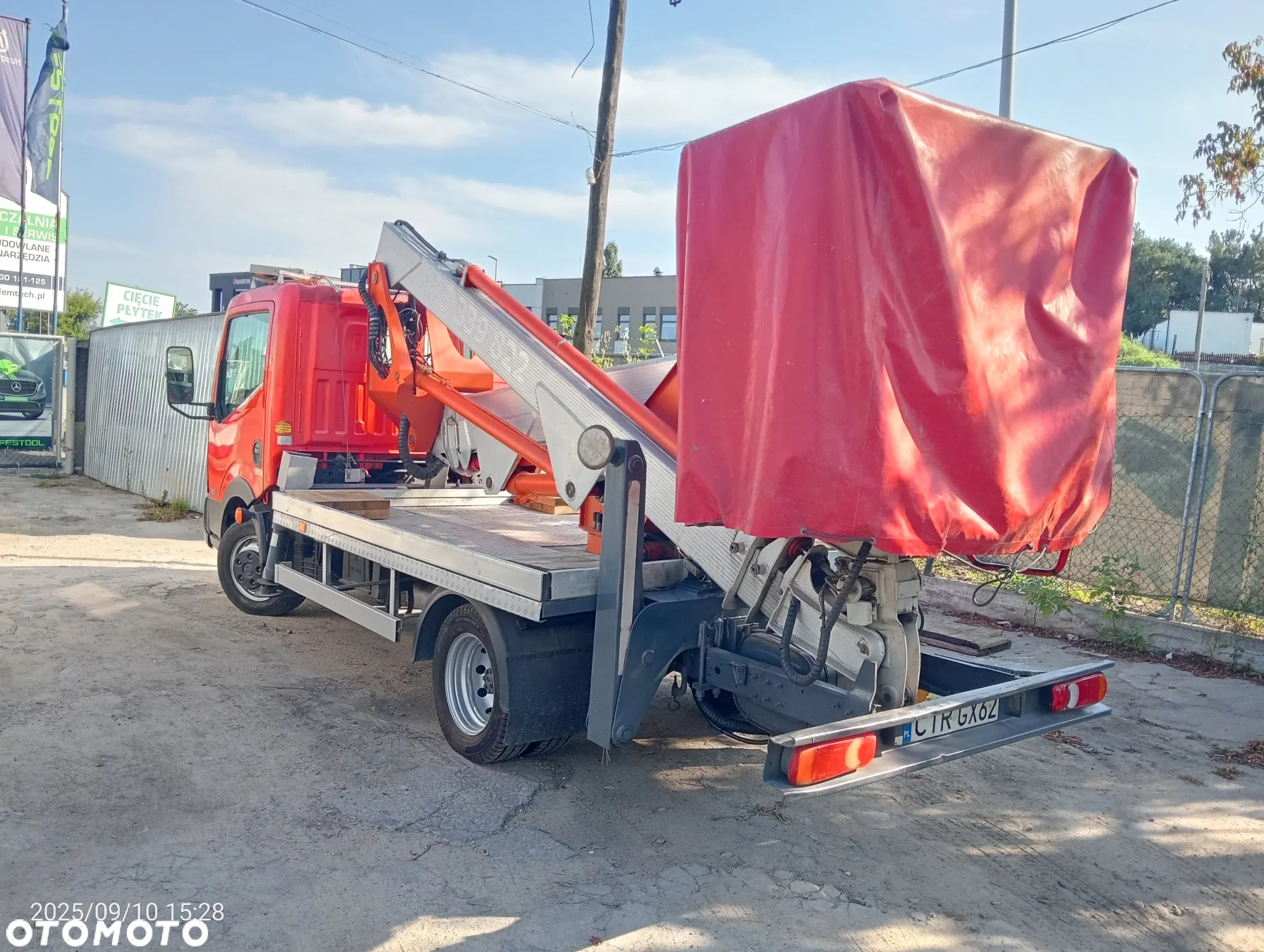 Nissan CABSTAR - 2
