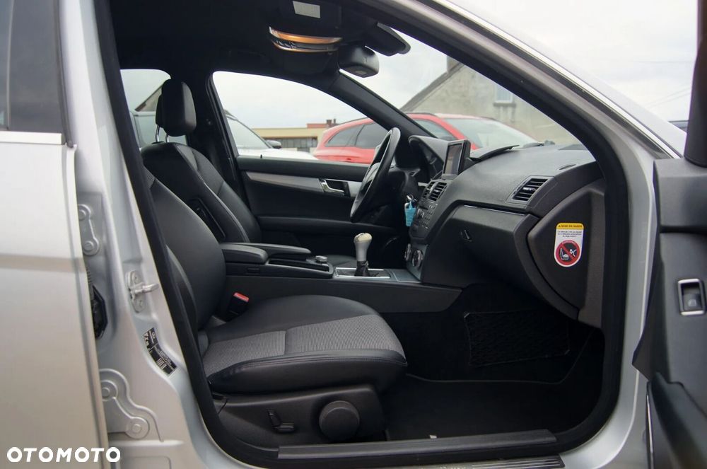 Mercedes-Benz Klasa C 250 CDI Avantgarde Edition - 20
