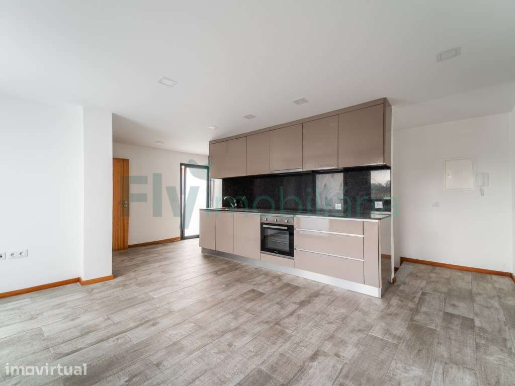 Moradia T2 + Moradia T1 em Gandarela, Excelente Oportunidade de Inv... - Grande imagem: 2/55