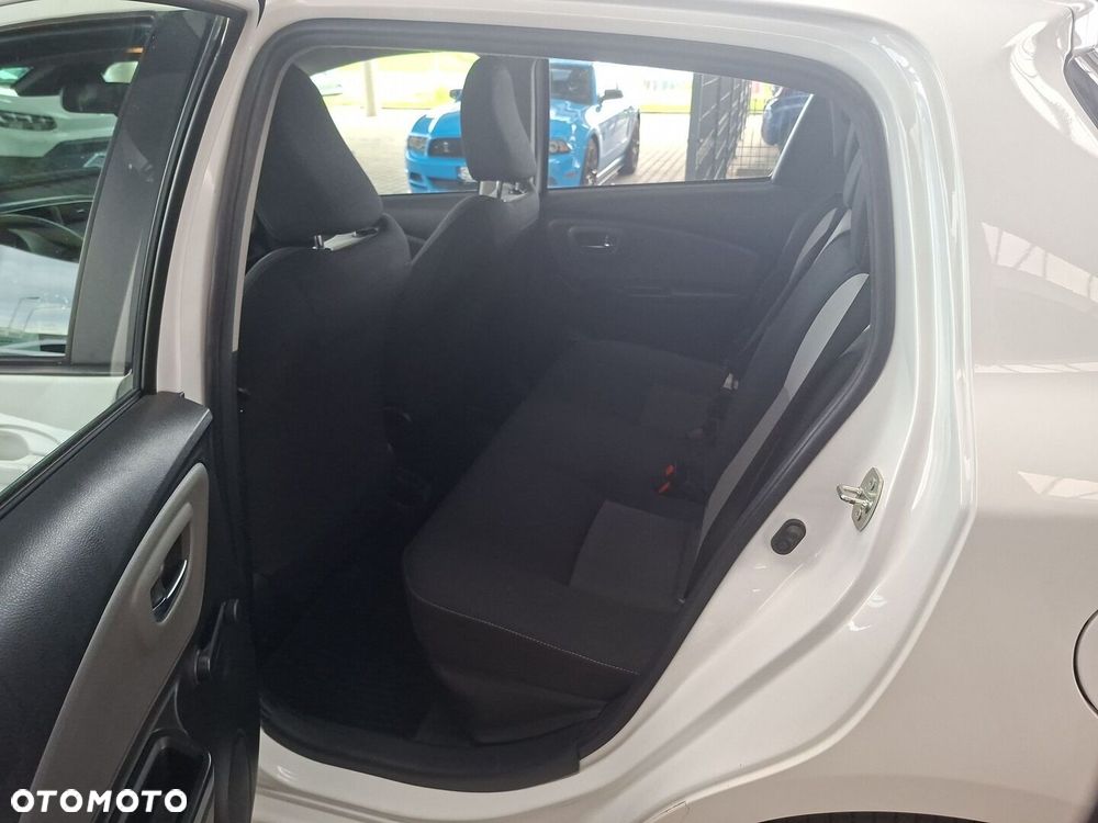 Toyota Yaris - 12